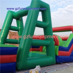 Separating inflatable obstacle course / inflatable challenge